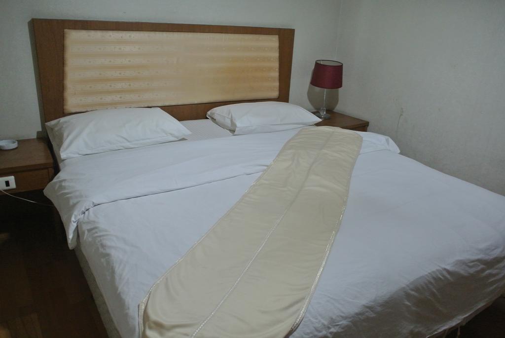 Sun City Hotel Bangkok Rom bilde