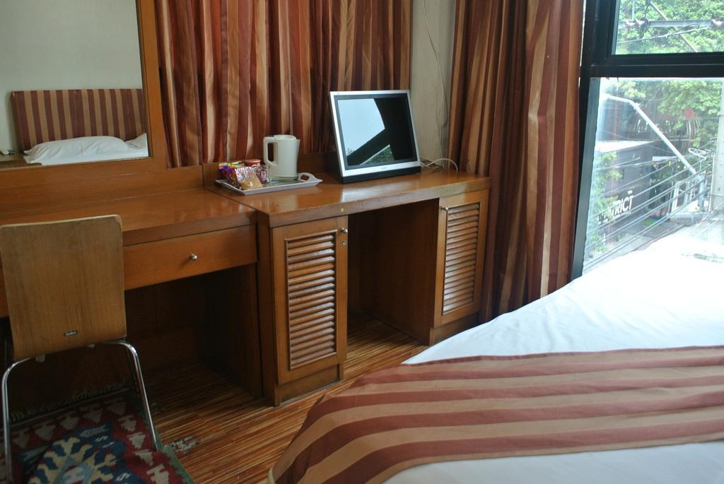 Sun City Hotel Bangkok Eksteriør bilde