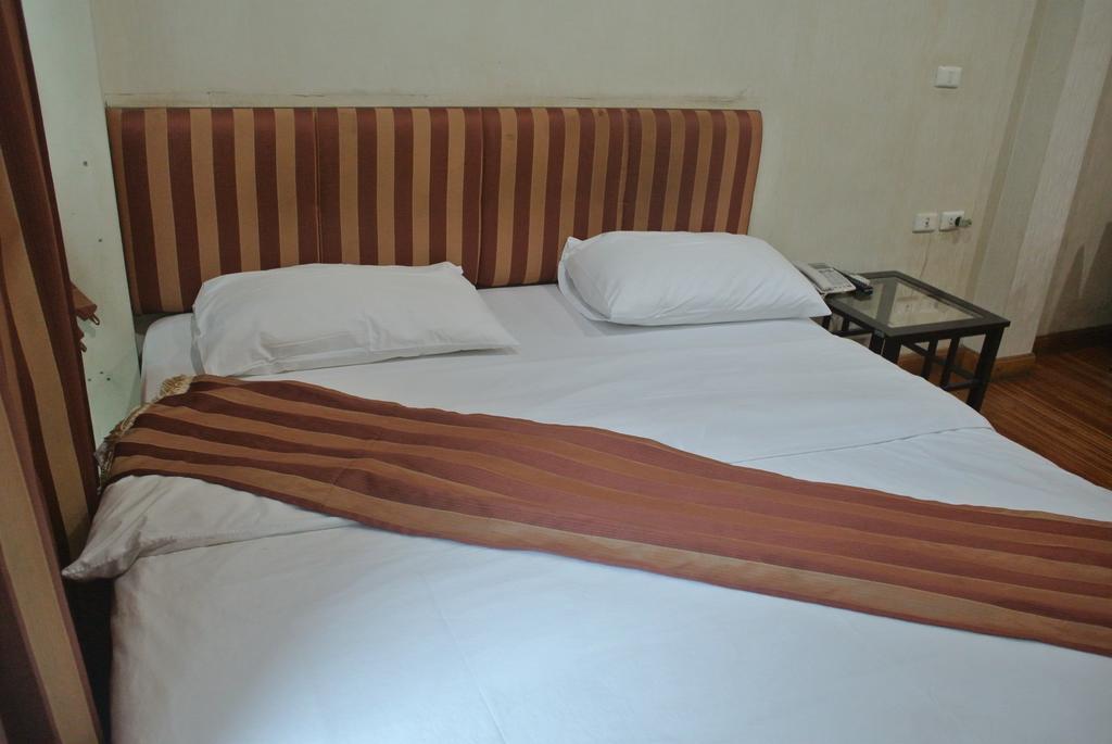 Sun City Hotel Bangkok Rom bilde
